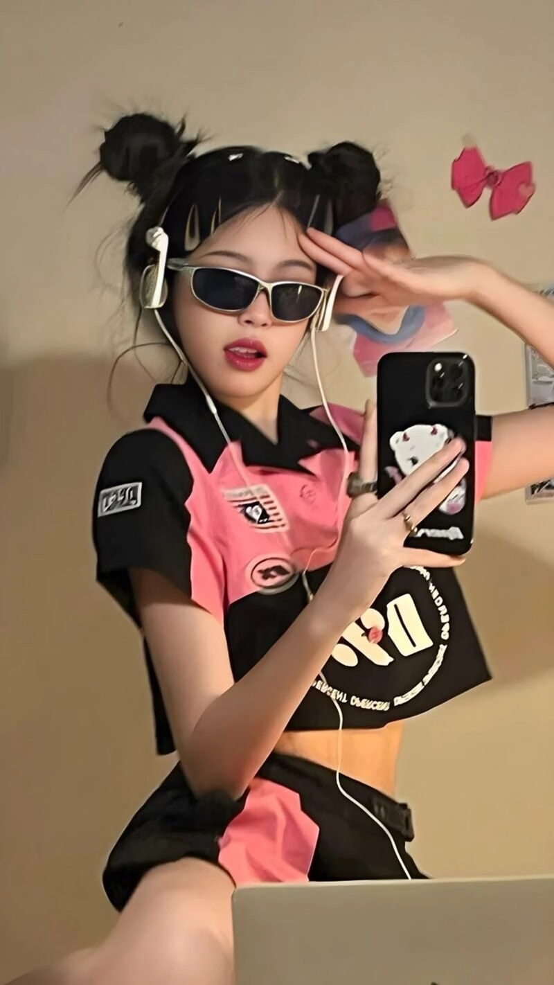 ảnh gái xinh đeo kính che mặt