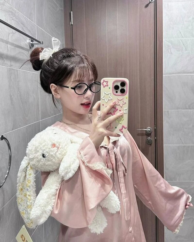 ảnh gái xinh đeo kính