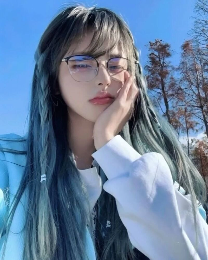 ảnh gái xinh đeo kính 2k12
