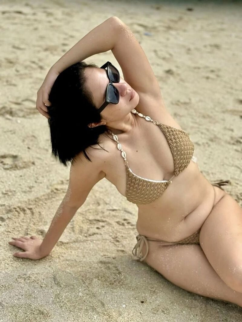 ảnh gái xinh đeo kính 2k10