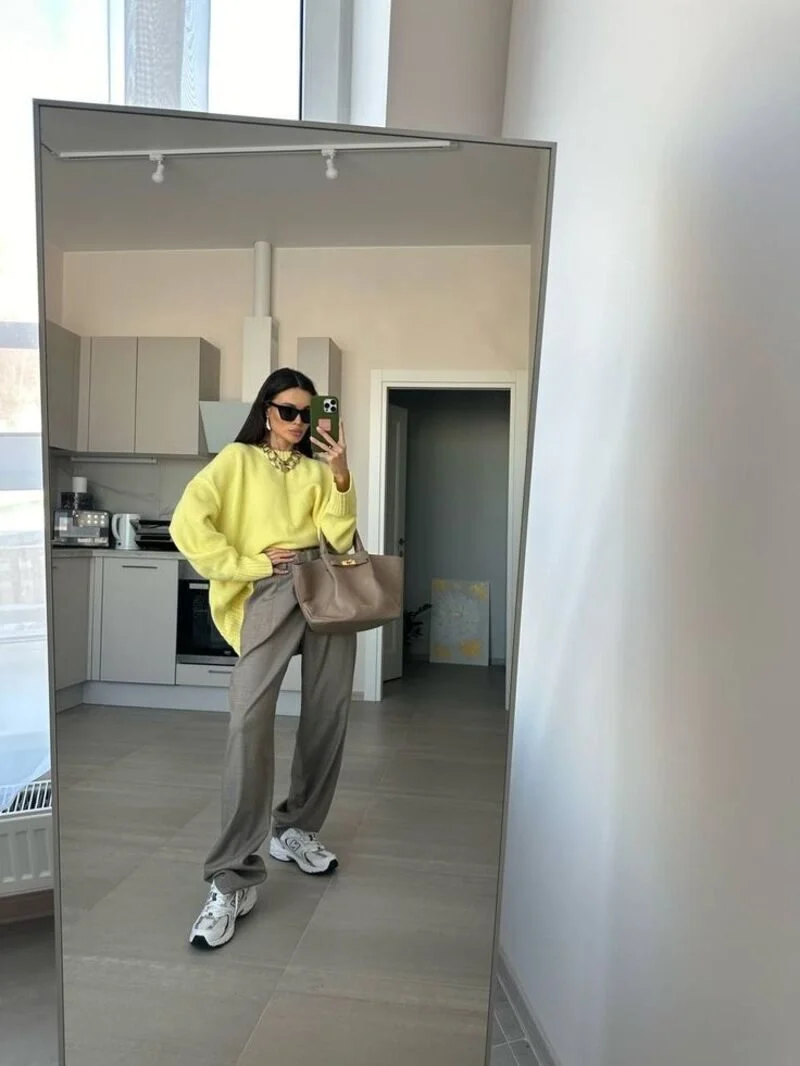 Màu vàng hợp với màu gì? 10+ cách phối đồ cực chất và rạng rỡ