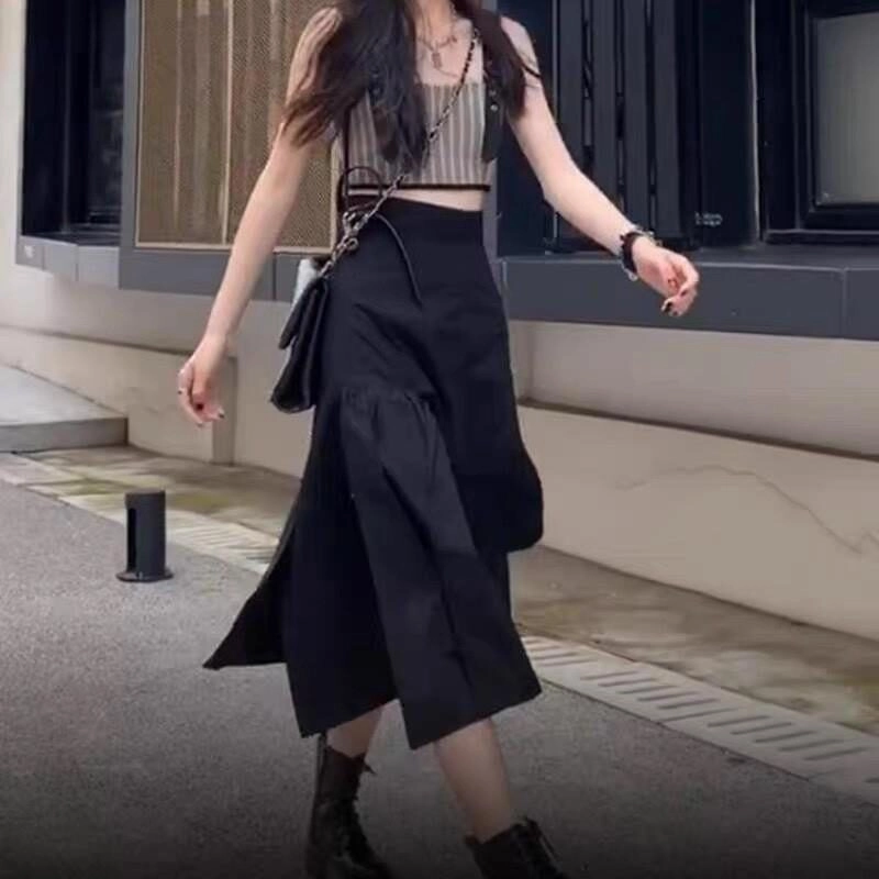 Cách phối đồ với chân váy dài đen thịnh hành nhất hiện nay