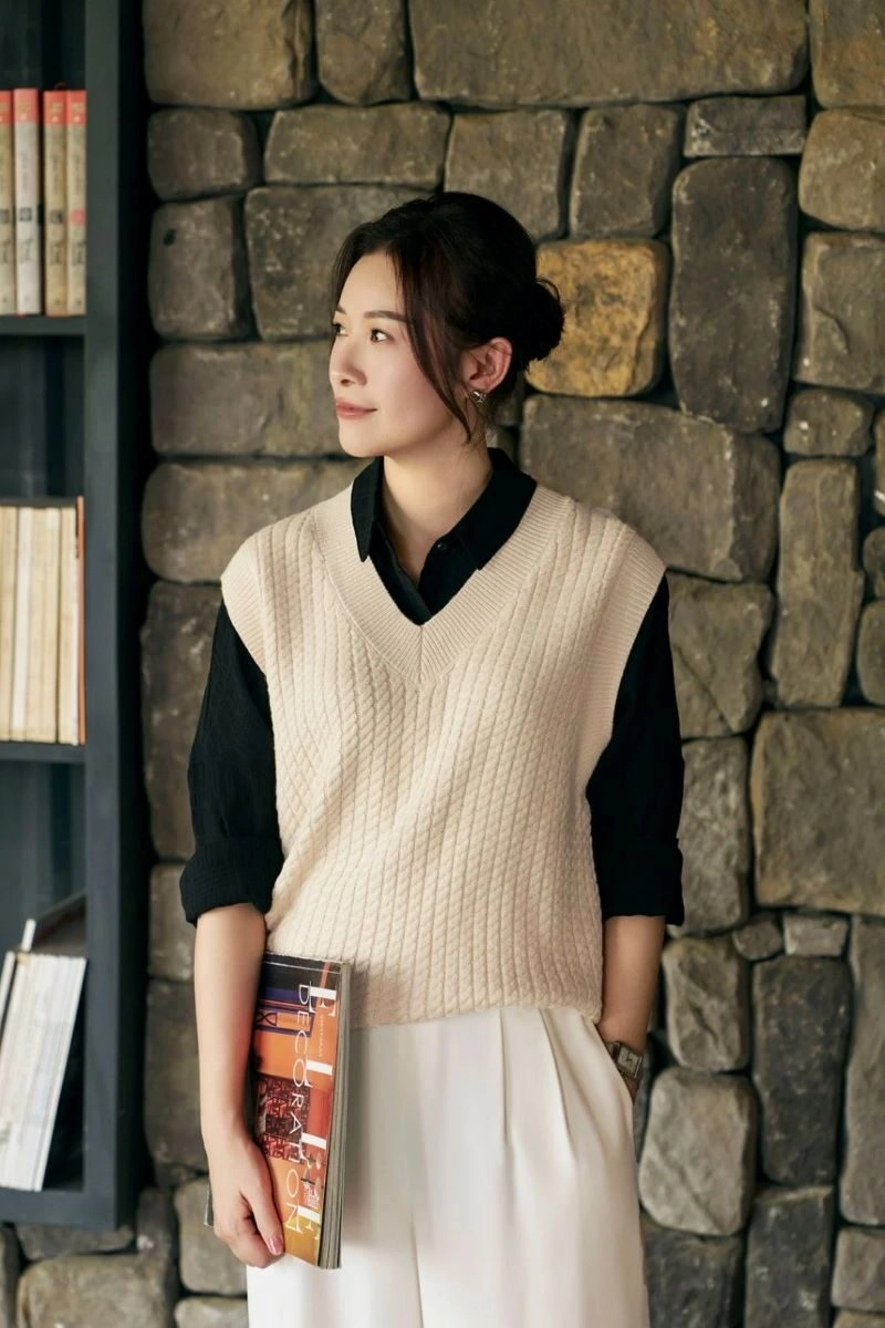 30+ Tips phối đồ với áo gile tạo phong cách thời trang ấn tượng, trẻ trung