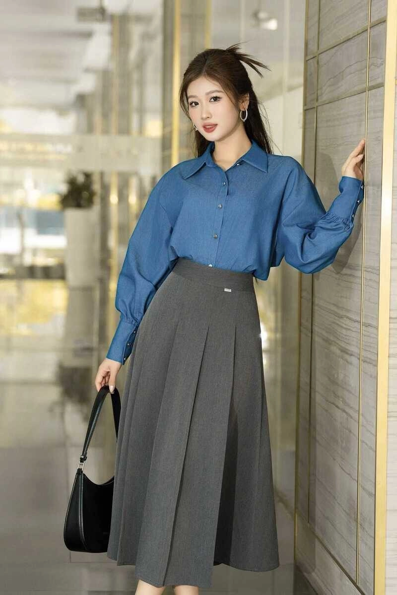 30 ý tưởng phối đồ với chân váy xếp ly dài tôn dáng