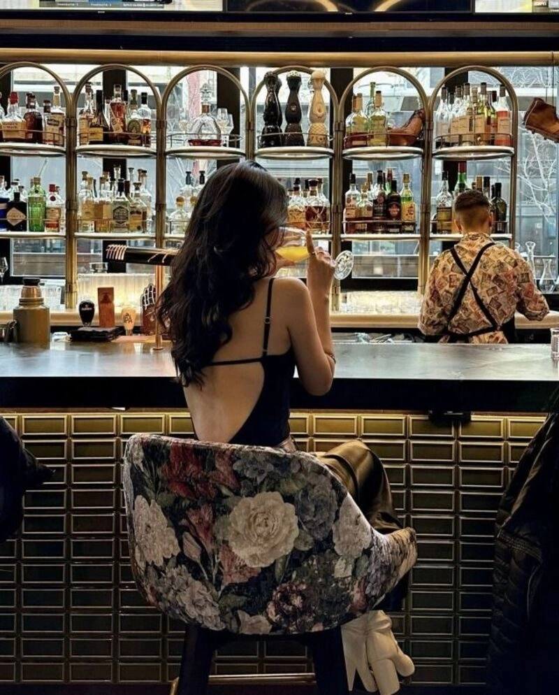 ảnh gái đi bar đẹp