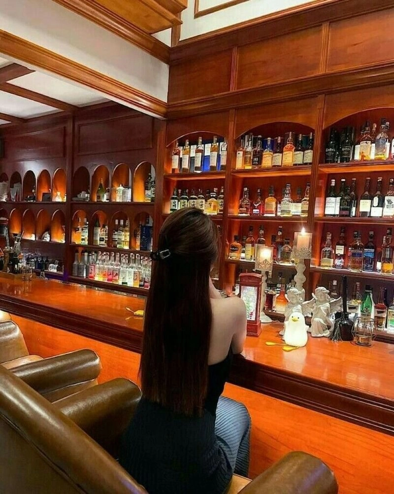 ảnh gái đi bar đẹp