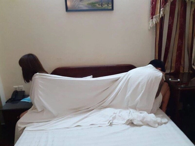 ảnh nhà nghỉ có gái