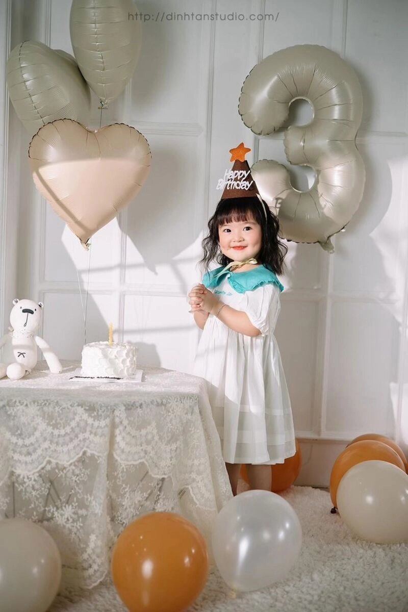 concept chụp ảnh cho be gái 1 tuổi