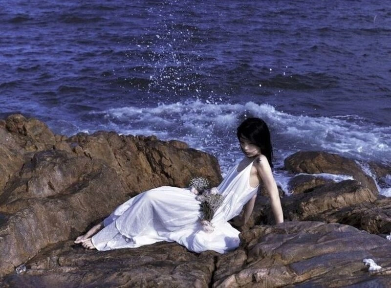 ảnh bìa tâm trạng buồn con gái