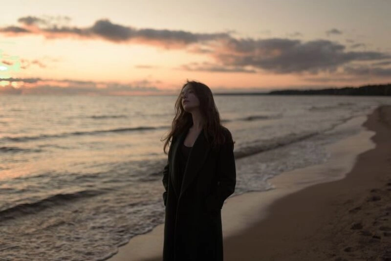 1111+ ảnh bìa tâm trạng buồn con gái cực deep, quặn thắt tim