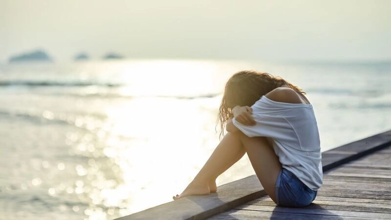 ảnh bóng lưng cô gái