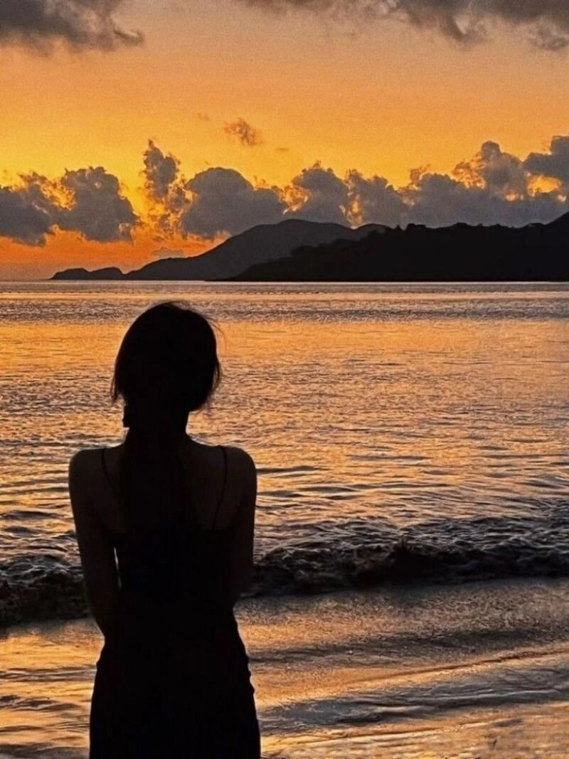 ảnh bóng lưng cô gái