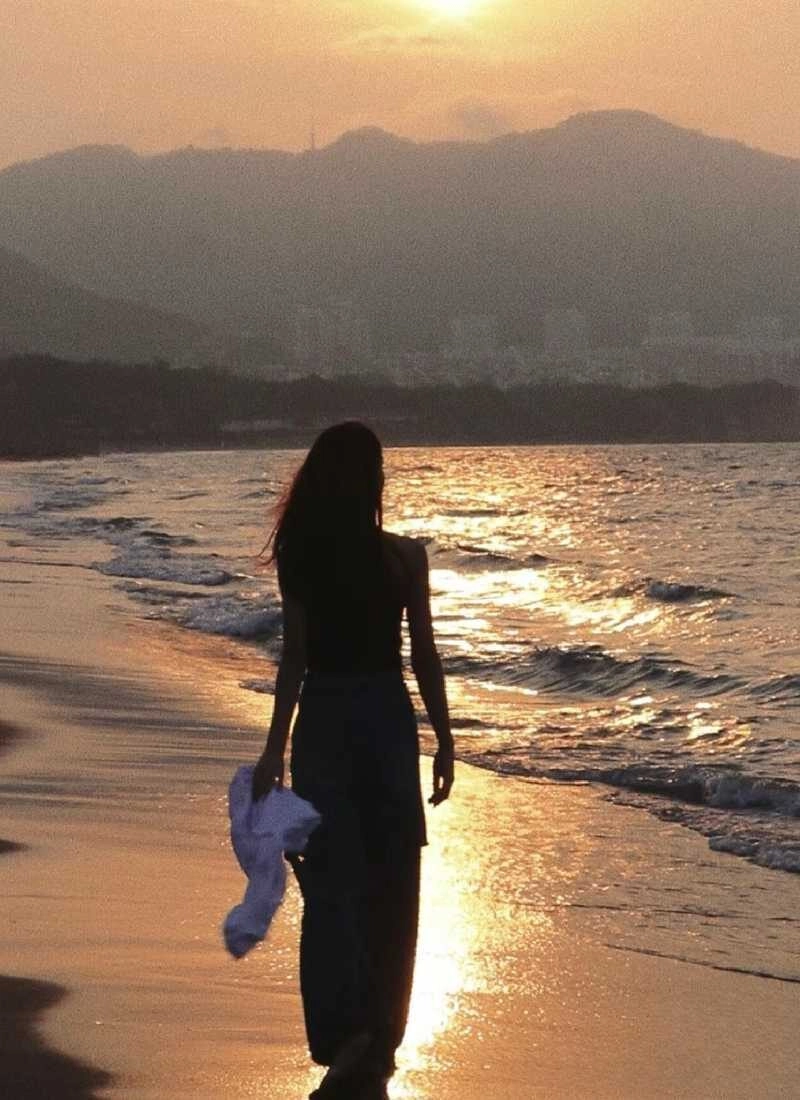 100 ảnh bóng lưng cô gái buồn rầu, cảm xúc thật khó tả