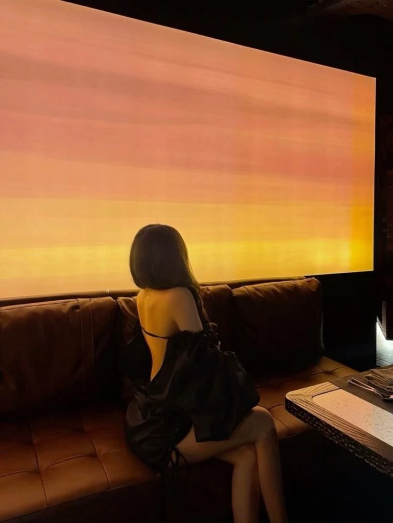 ảnh bóng lưng cô gái