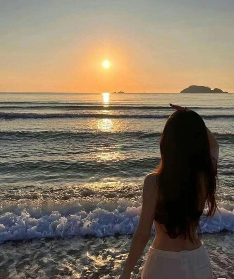 ảnh bóng lưng cô gái