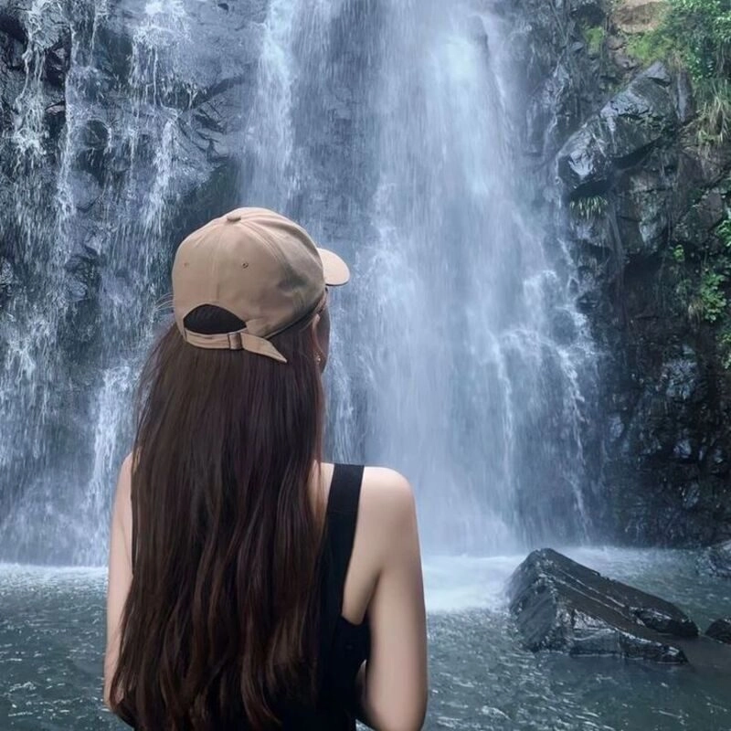 ảnh chụp sau lưng buồn