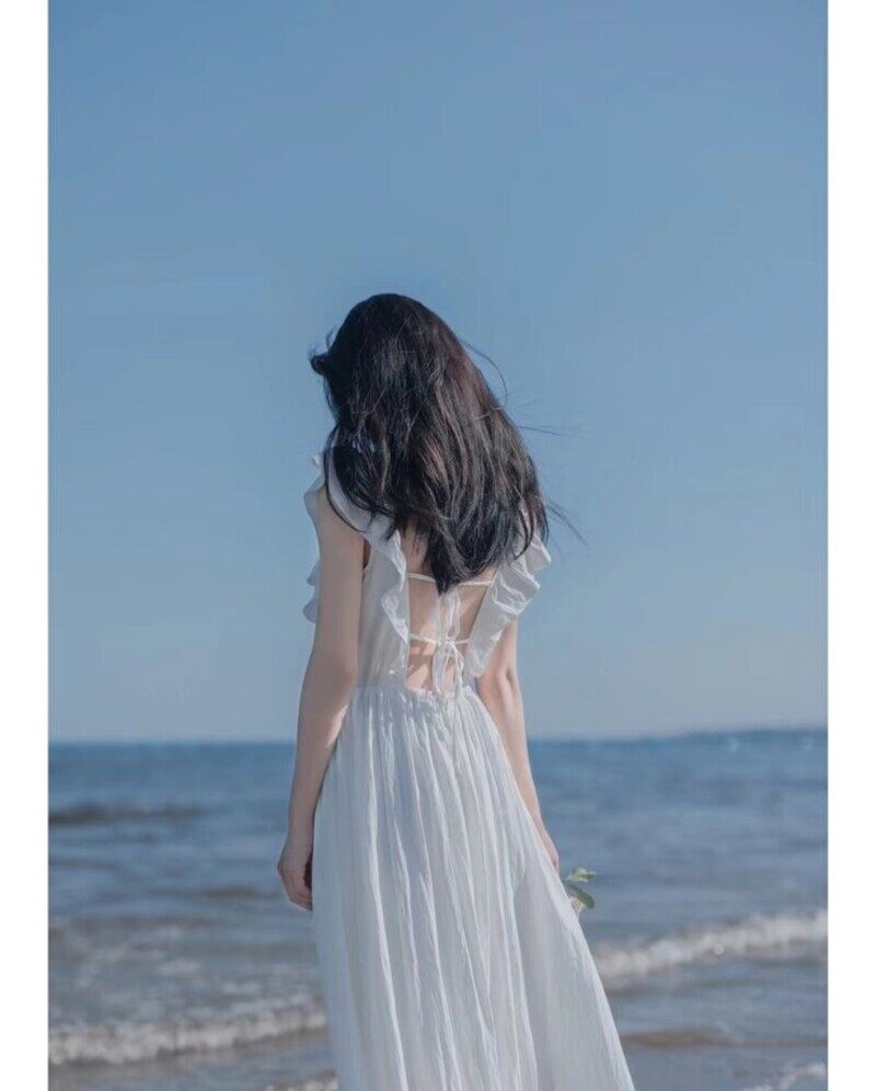 ảnh chụp sau lưng buồn