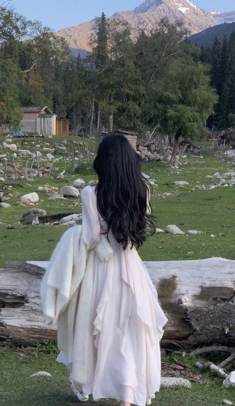 ảnh chụp sau lưng buồn