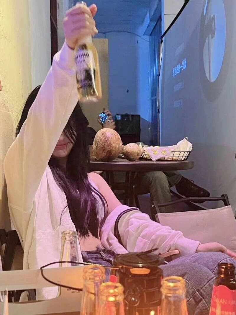 ảnh con gái nhậu say