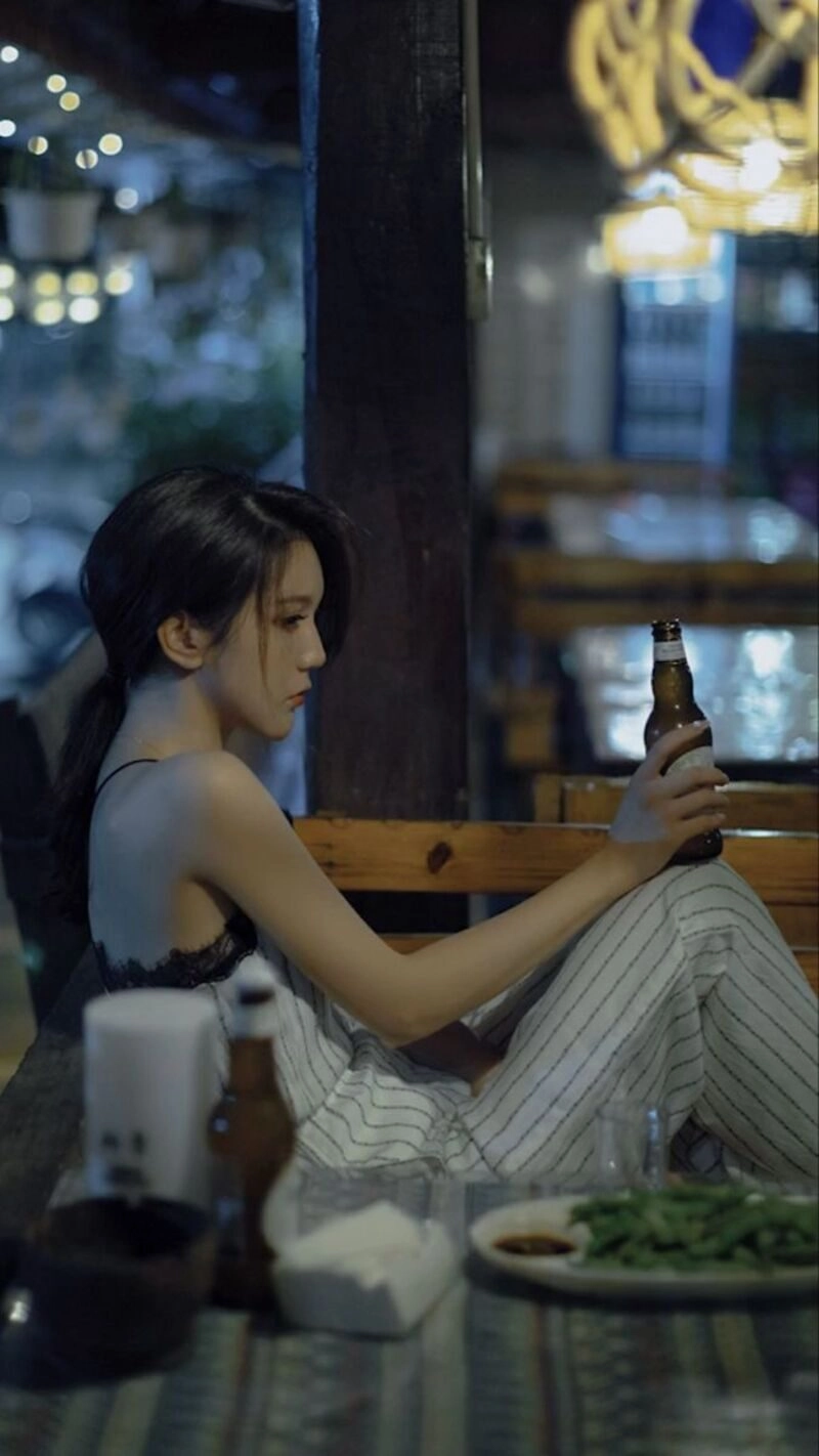 ảnh con gái nhậu say