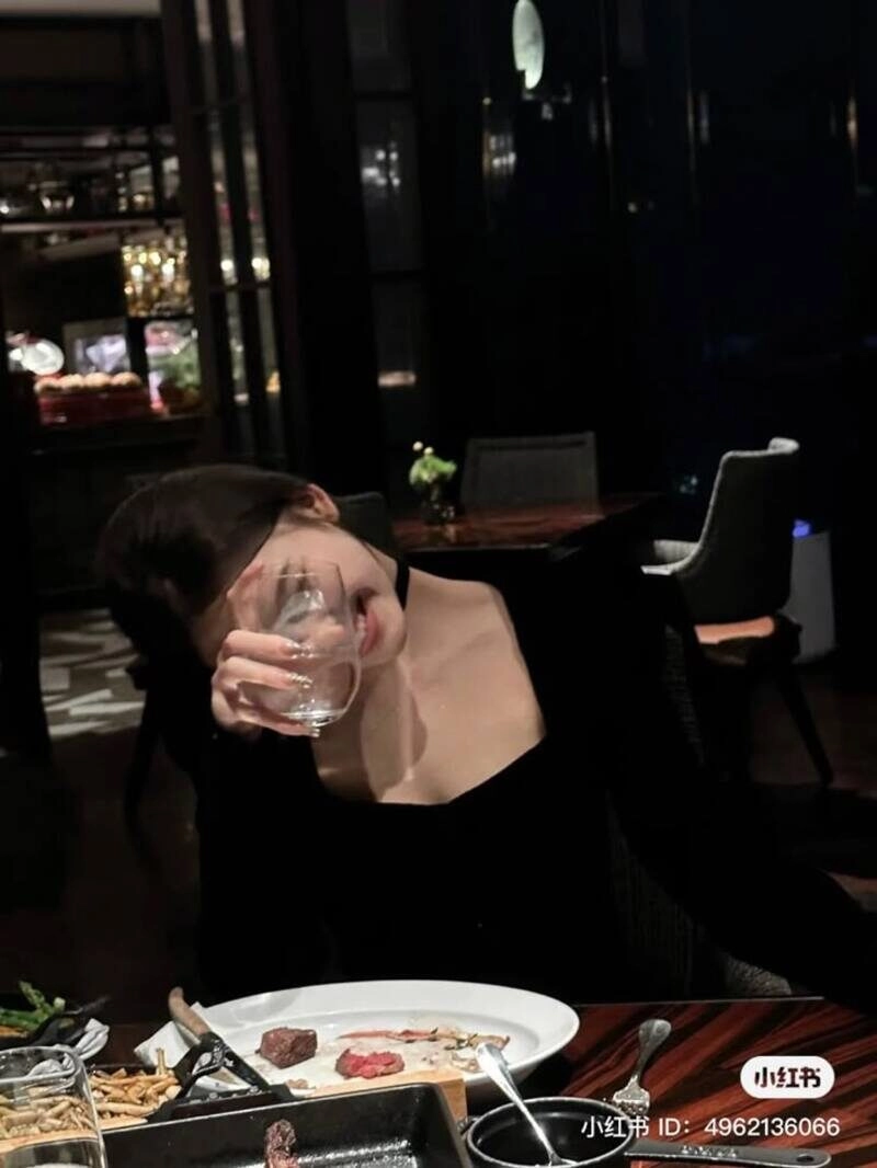 ảnh con gái nhậu say