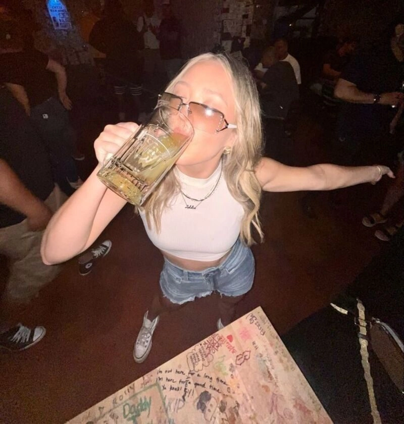 ảnh con gái nhậu say