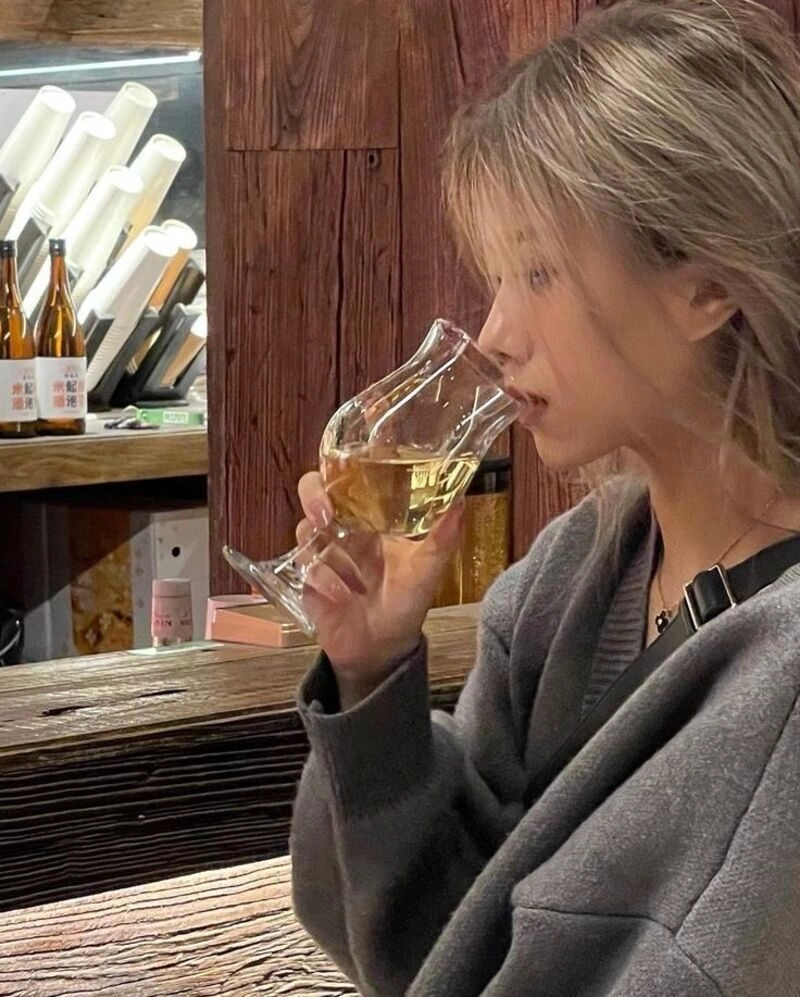 ảnh con gái nhậu say