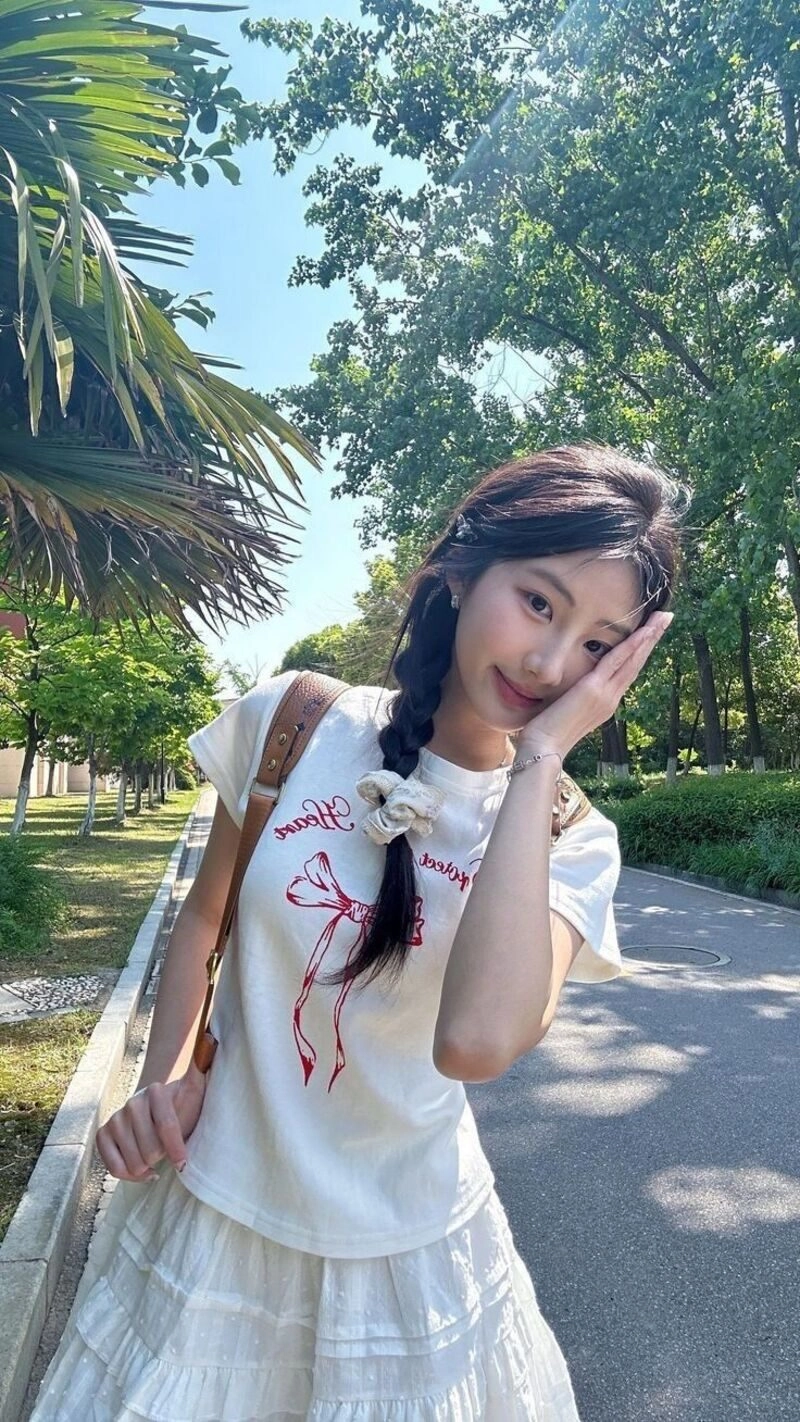 ảnh gái 15 tuổi che mặt