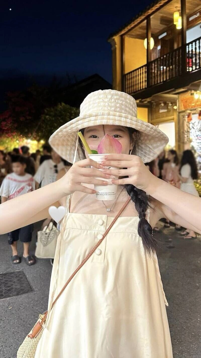 ảnh gái 15 tuổi che mặt