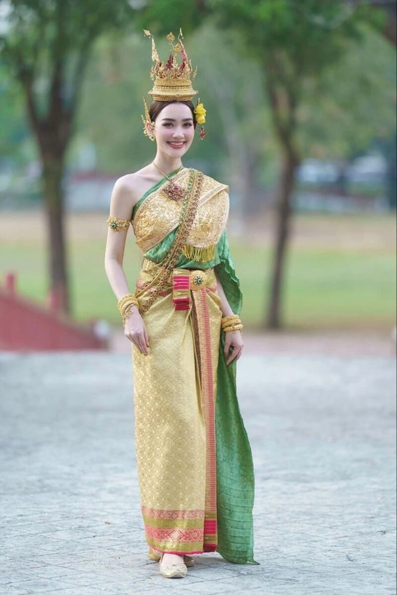 ảnh gái thái lan mặc trang phục truyền thống