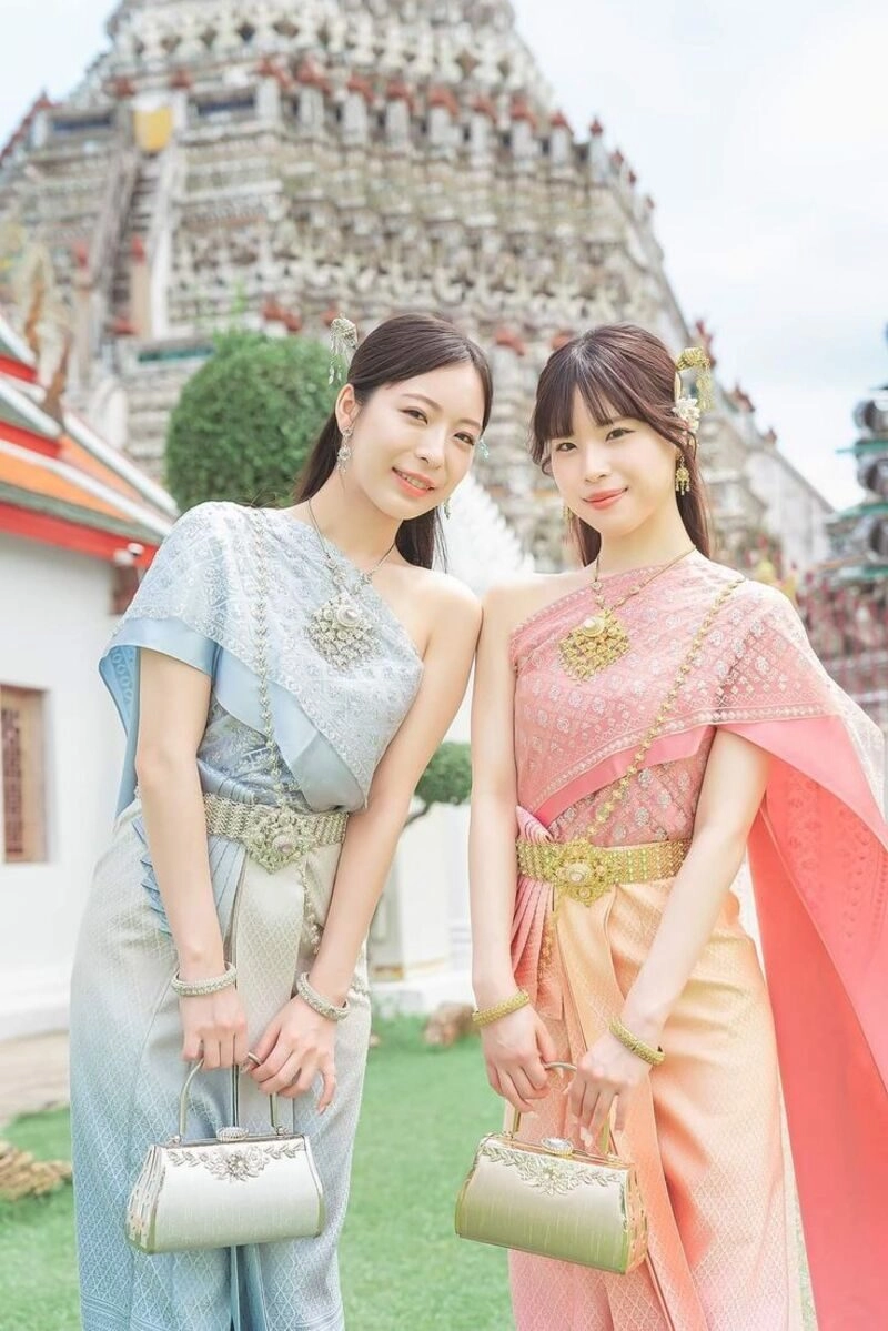 ảnh gái thái lan mặc trang phục truyền thống