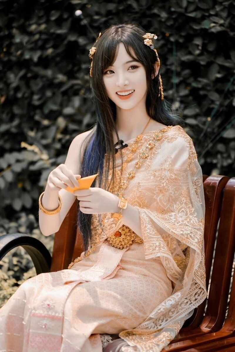 ảnh gái thái lan mặc trang phục truyền thống