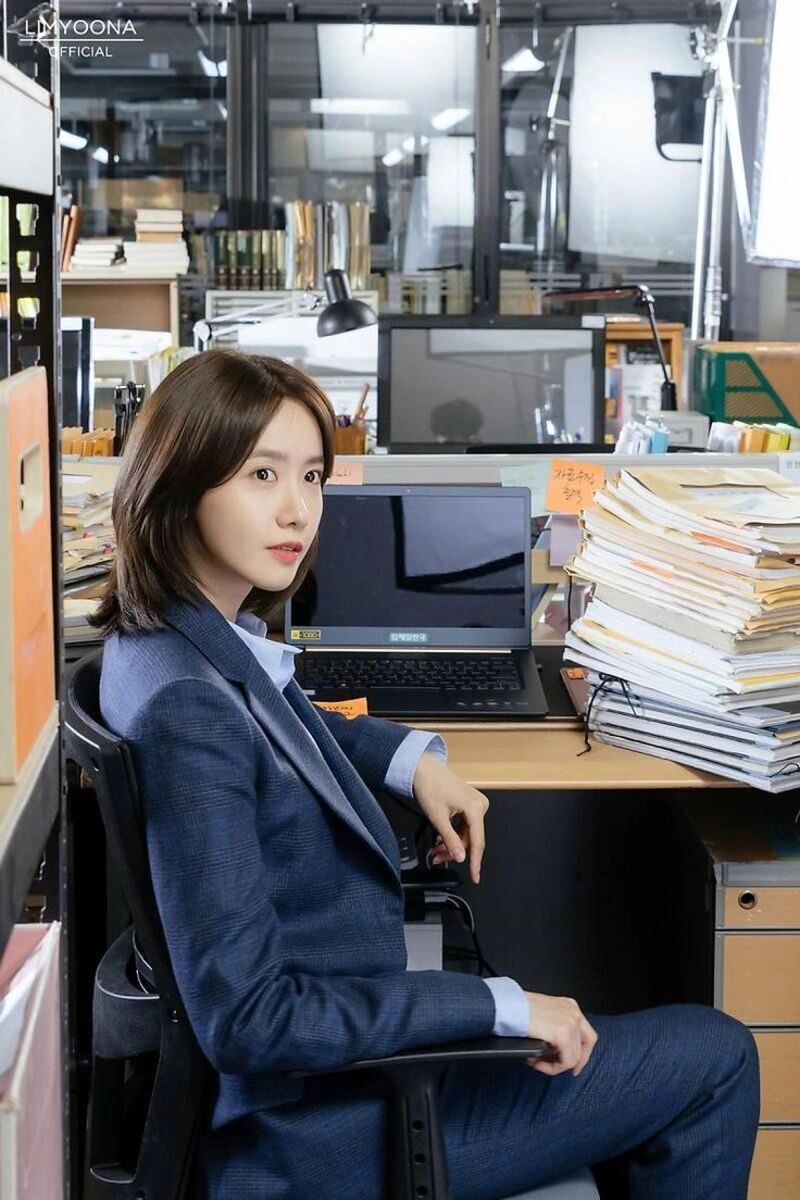 ảnh gái văn phòng làm việc