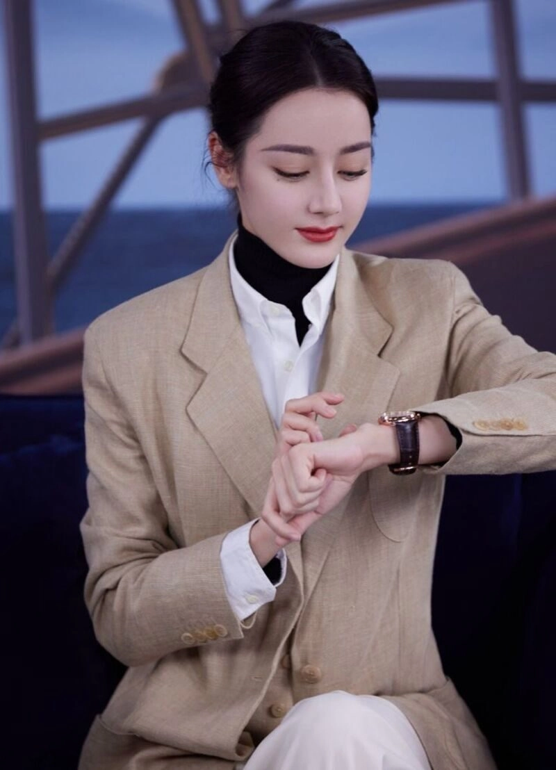 ảnh gái văn phòng làm việc