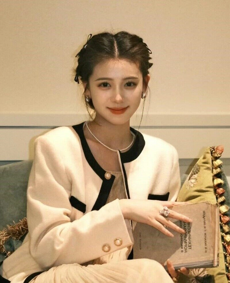 ảnh gái xinh búi tóc