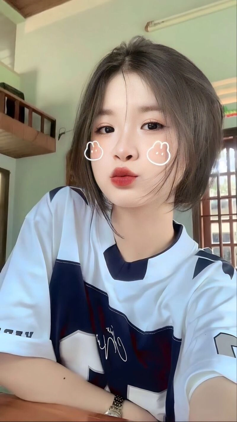 ảnh gái xinh chu mỏ