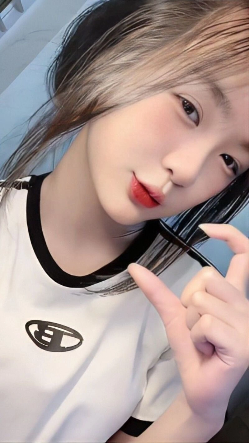 ảnh gái xinh chu mỏ