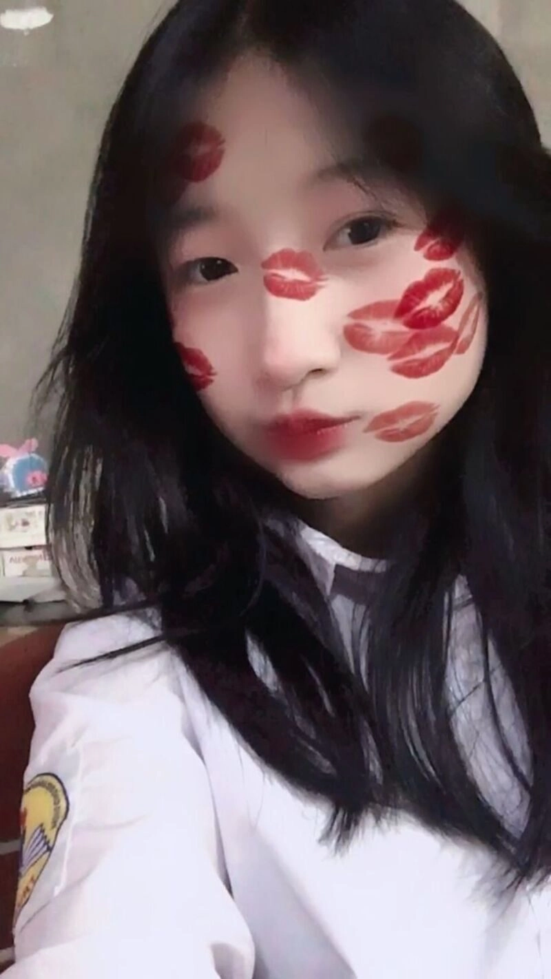 ảnh gái xinh chu mỏ