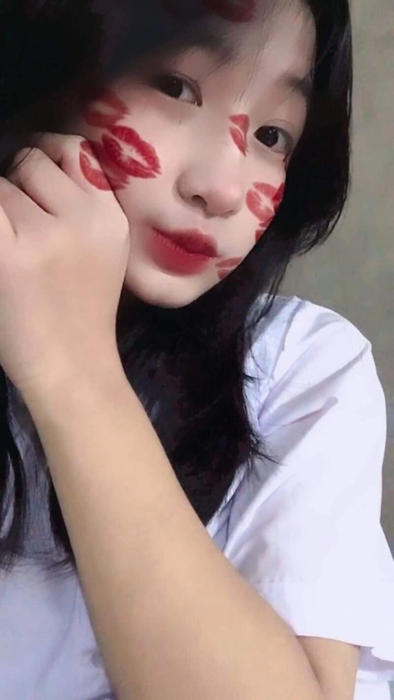 ảnh gái xinh chu mỏ