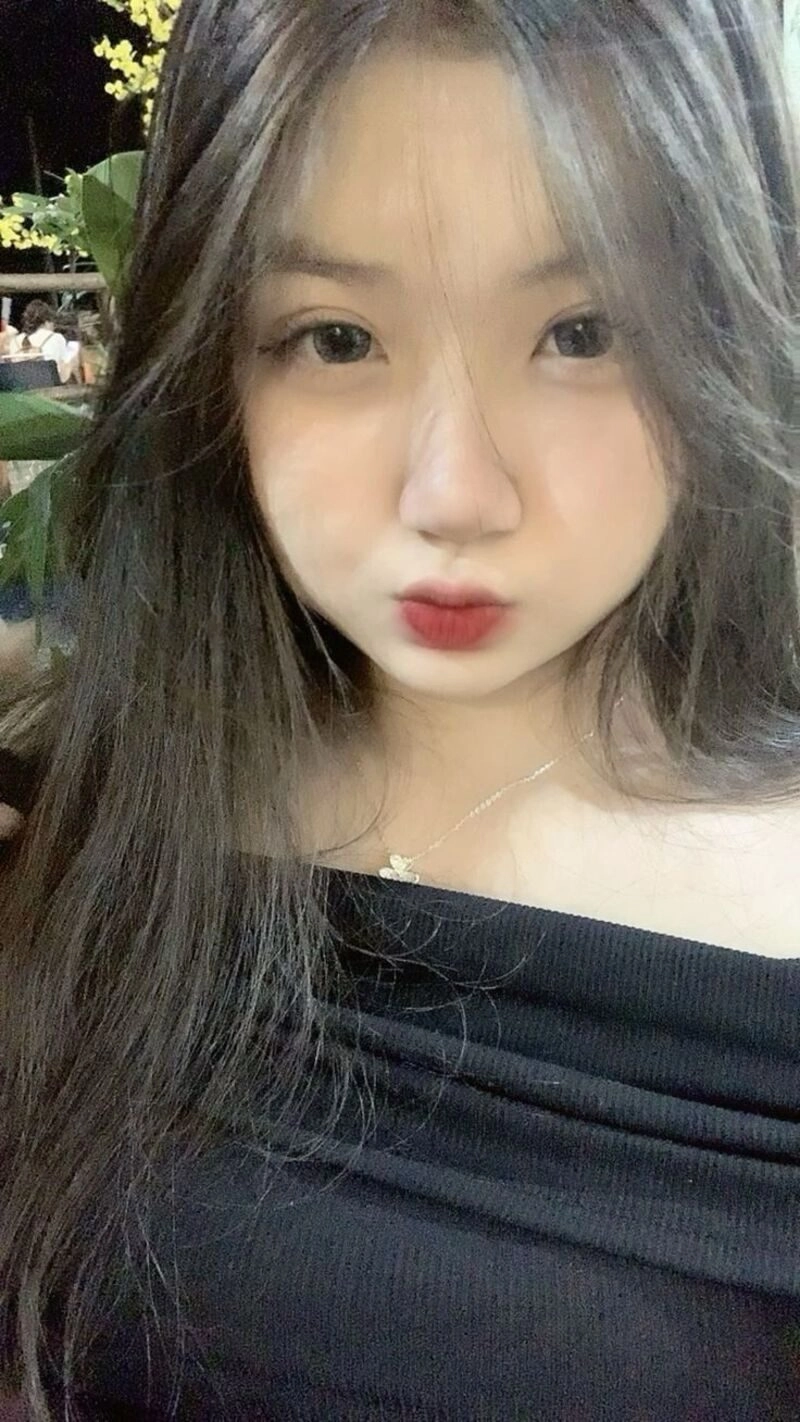 ảnh gái xinh chu mỏ