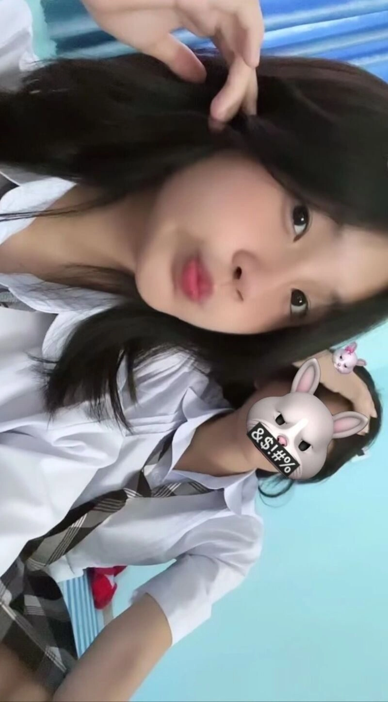 ảnh gái xinh chu mỏ