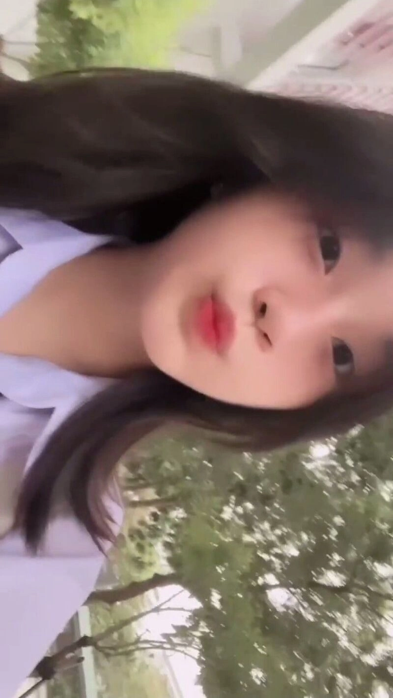 ảnh gái xinh chu mỏ