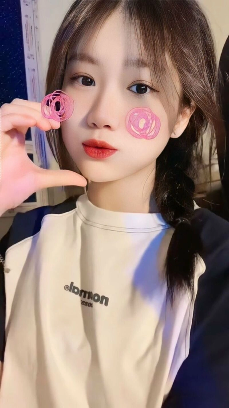 ảnh gái xinh chu mỏ