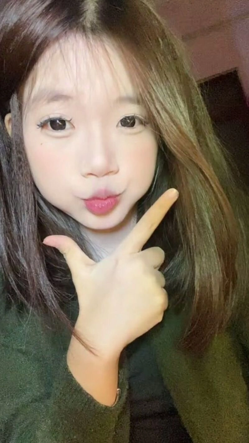 ảnh gái xinh chu mỏ