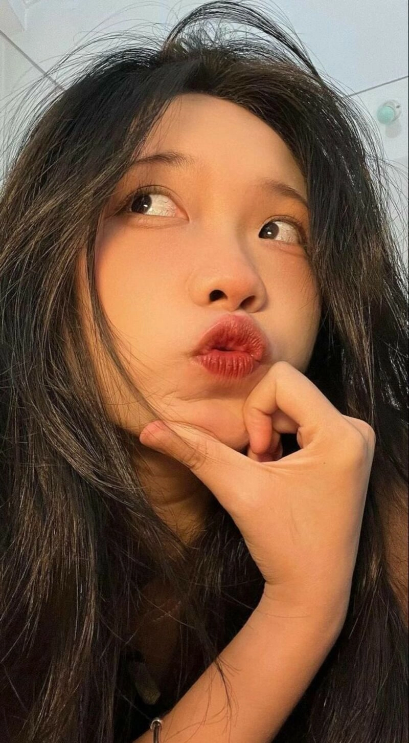 ảnh gái xinh chu mỏ