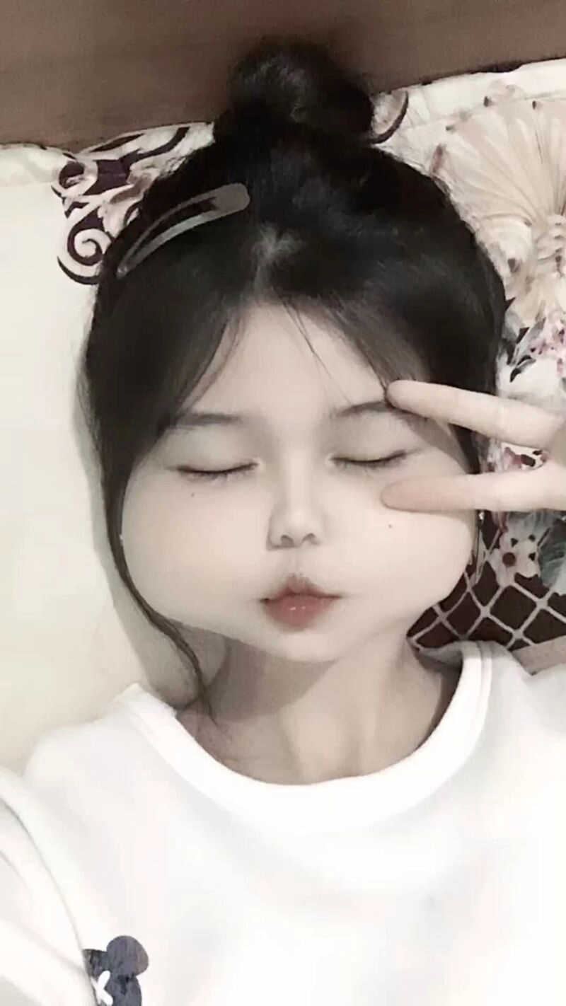 ảnh gái xinh chu mỏ