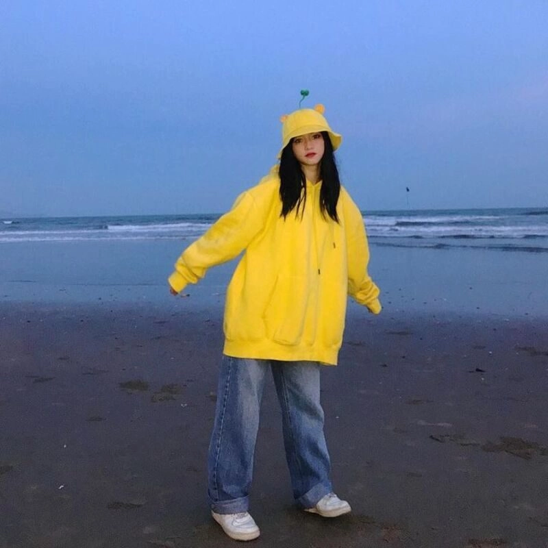 ảnh gái xinh mặc áo hoodie