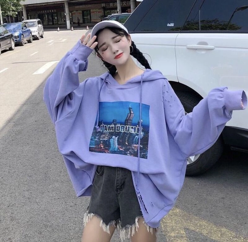 ảnh gái xinh mặc áo hoodie