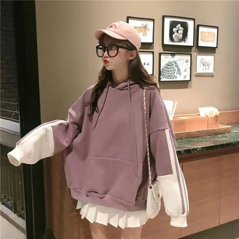 ảnh gái xinh mặc áo hoodie