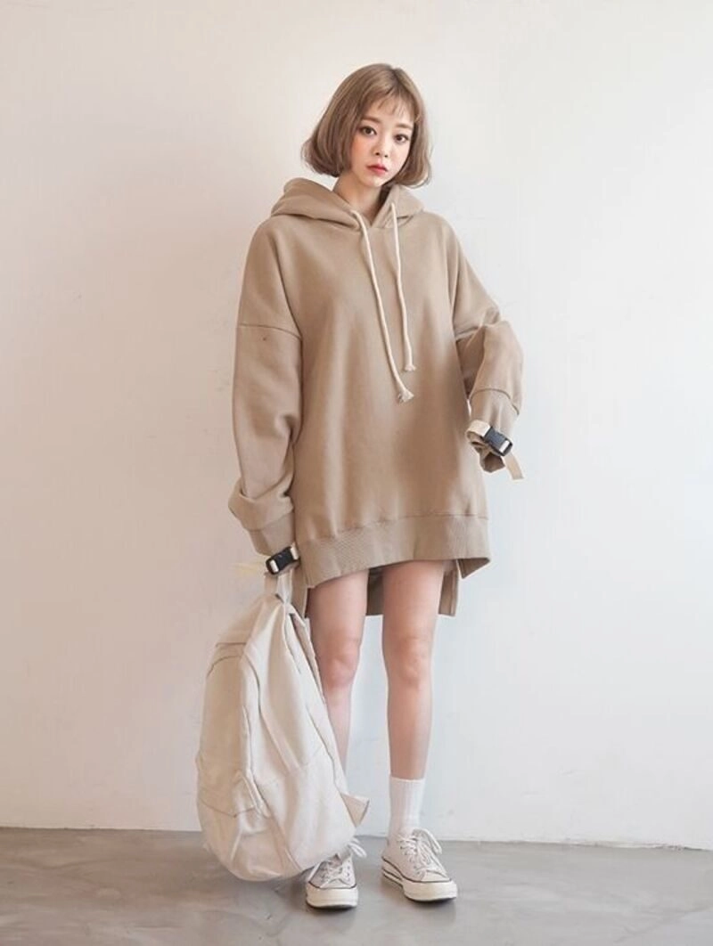 ảnh gái xinh mặc áo hoodie